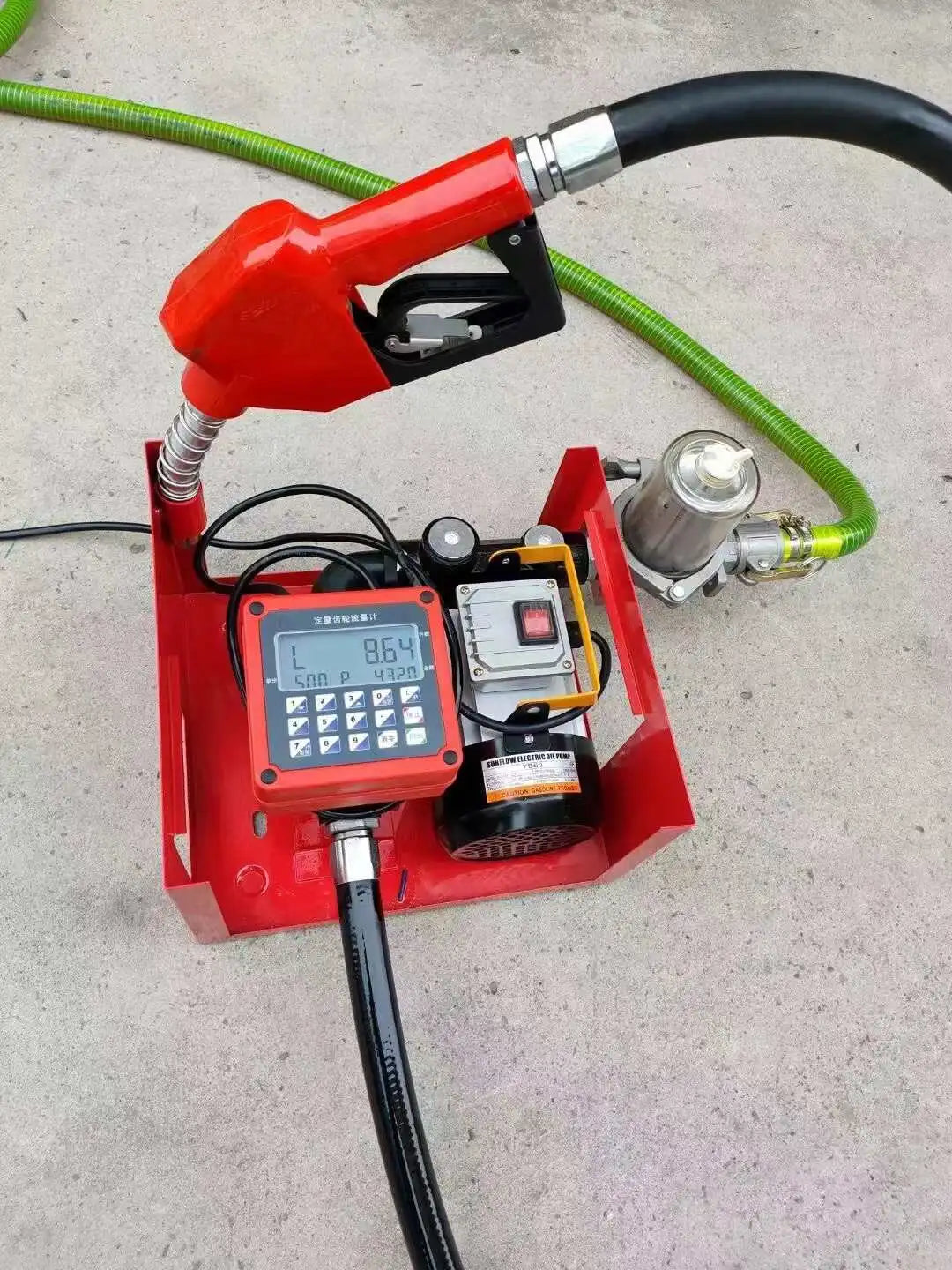 pompe de transfert électrique  avec un compteur digital pour le gasoil, l'huile et le carburant